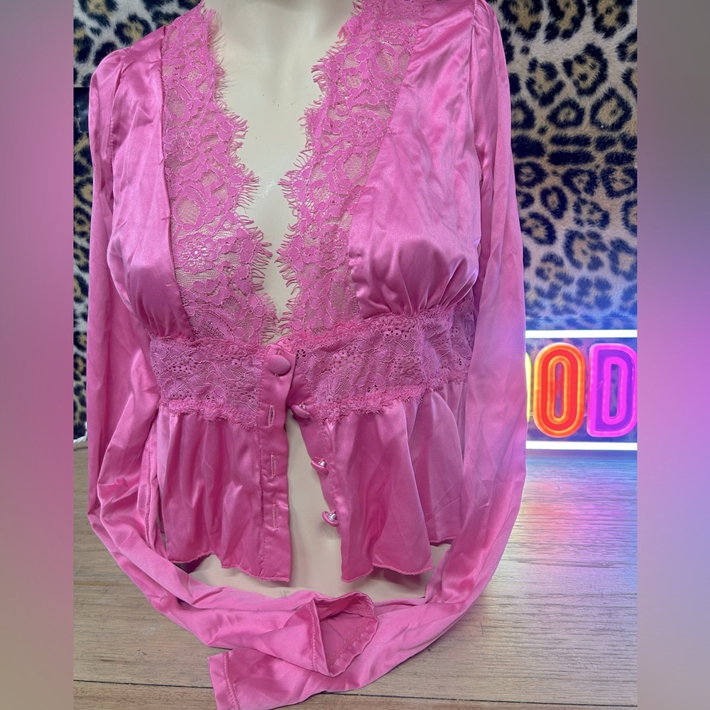 Glam lace top 💖